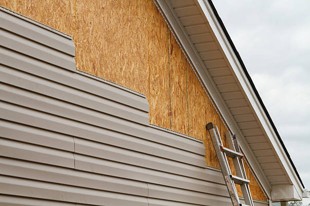 Professional Fiber Cement Siding technician working in East Windsor, CT